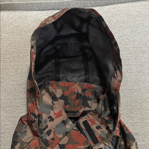 Eddie Baur Packable Camouflage Rainfoil Jacket, Small - Picture 8 of 13